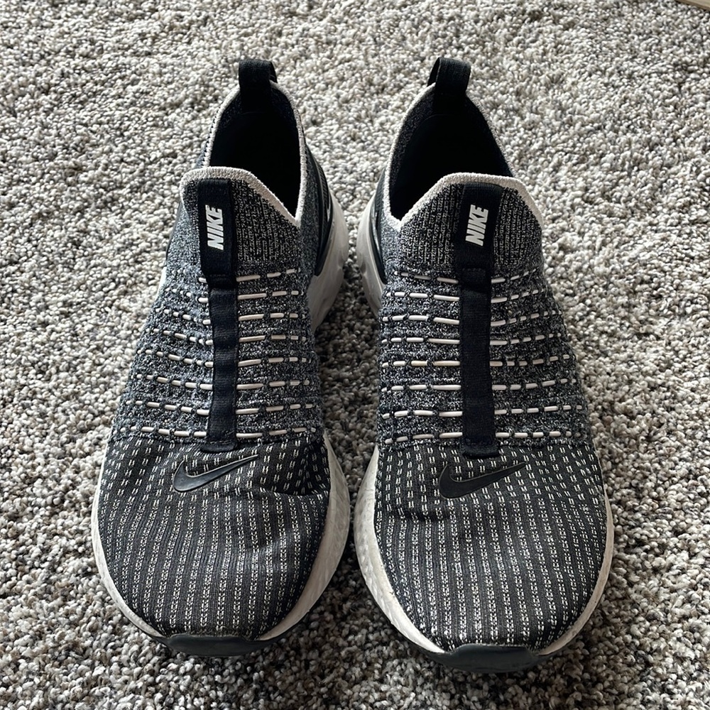 Nike React Phantom Running Shoe